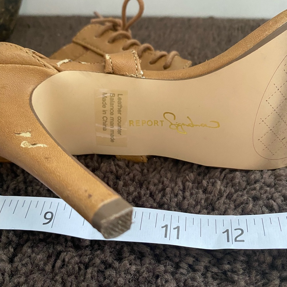 Heels - Picture 4 of 4